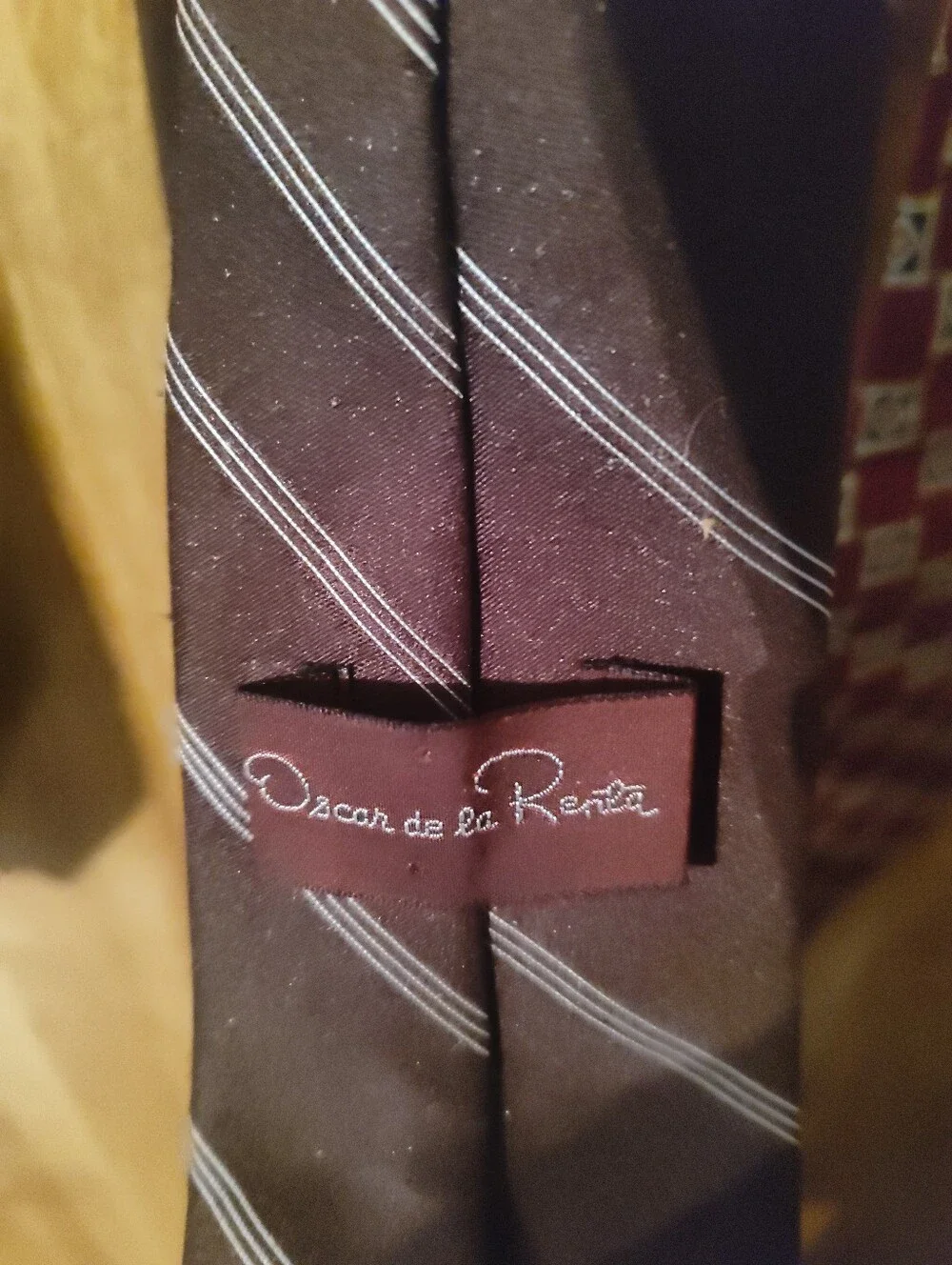 Oscar de la Renta Brown Silk Tie with White Diagonal Stripes